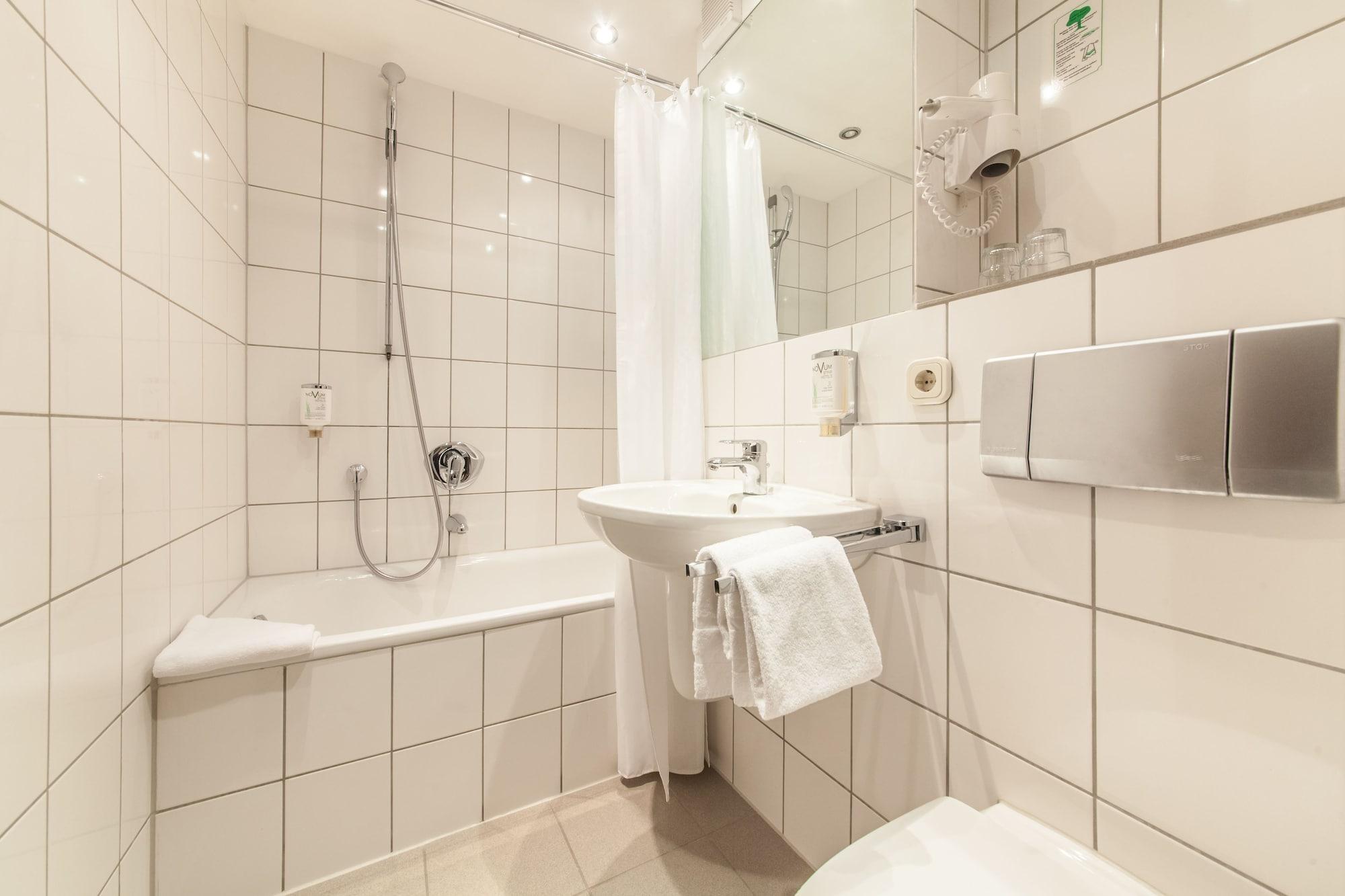 Hotel Maxim Duesseldorf City Exterior photo