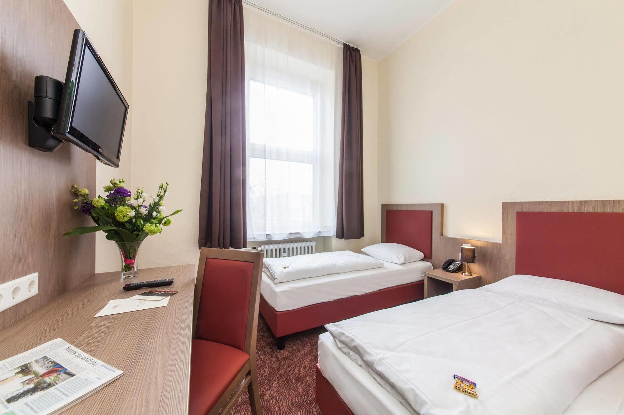 Hotel Maxim Duesseldorf City Exterior photo