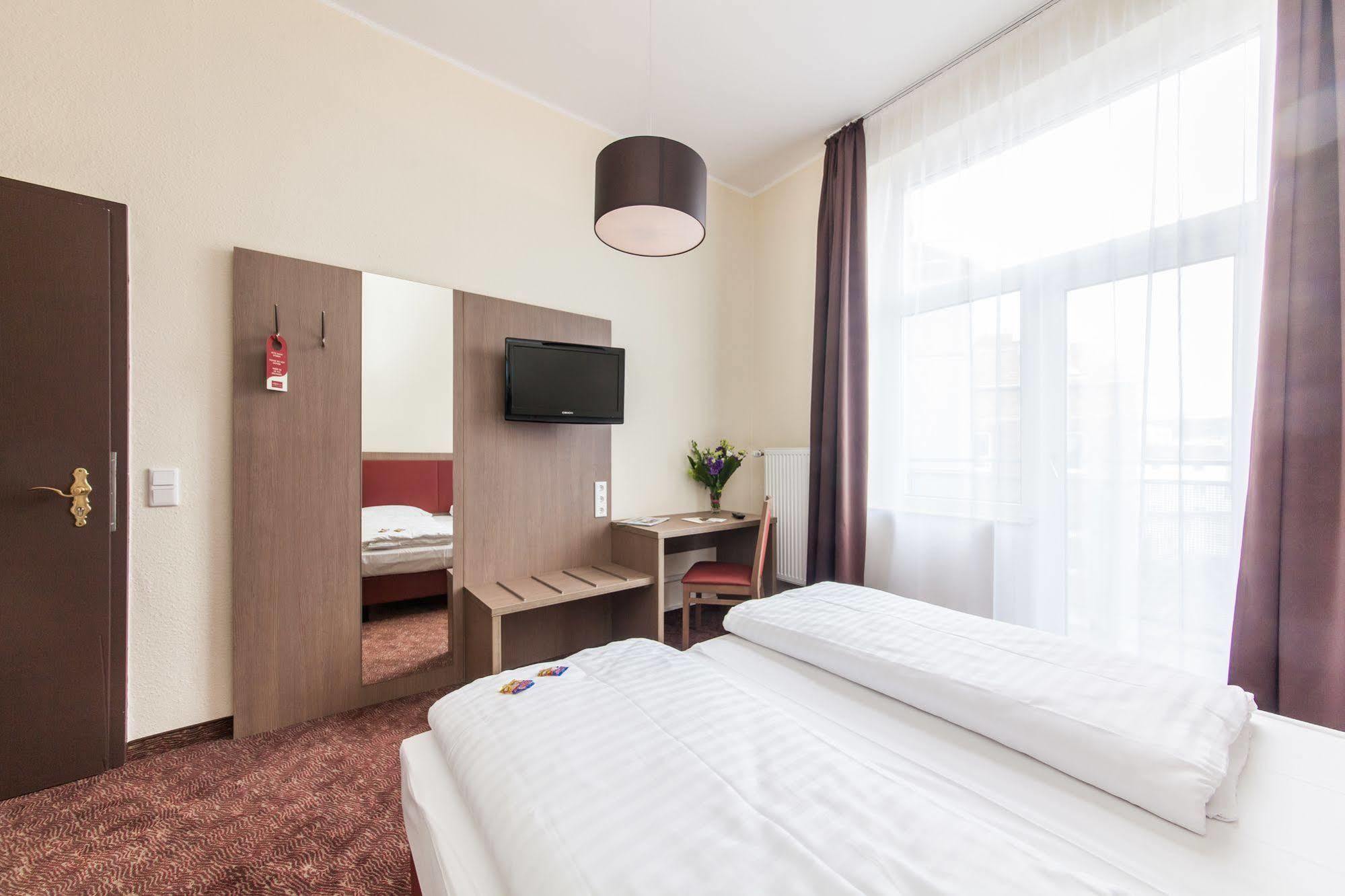 Hotel Maxim Duesseldorf City Exterior photo