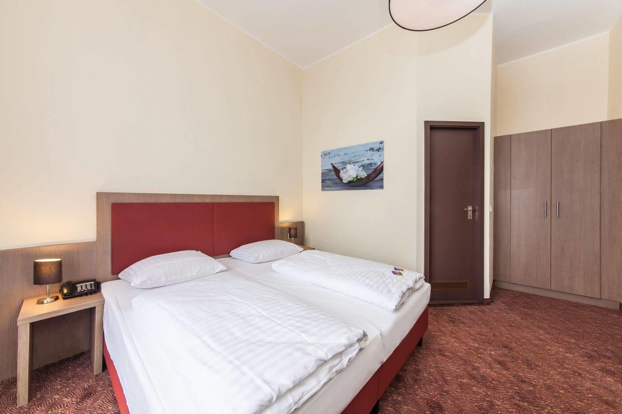 Hotel Maxim Duesseldorf City Exterior photo